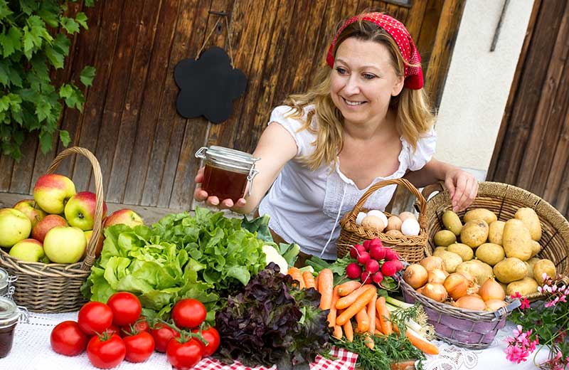 Festa in piazza a Monguelfo con mercato contadino